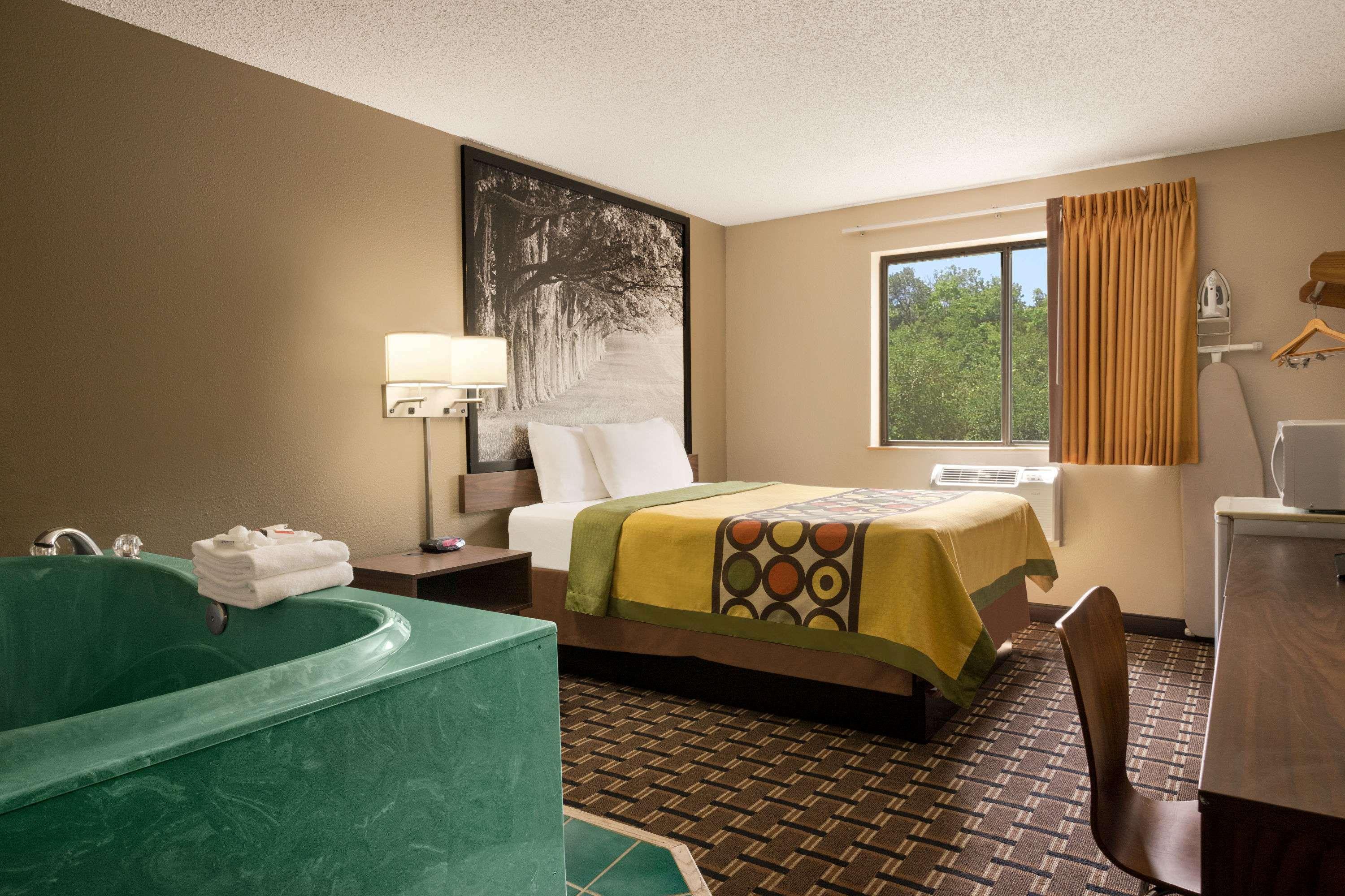 Super 8 By Wyndham Mayfield Esterno foto