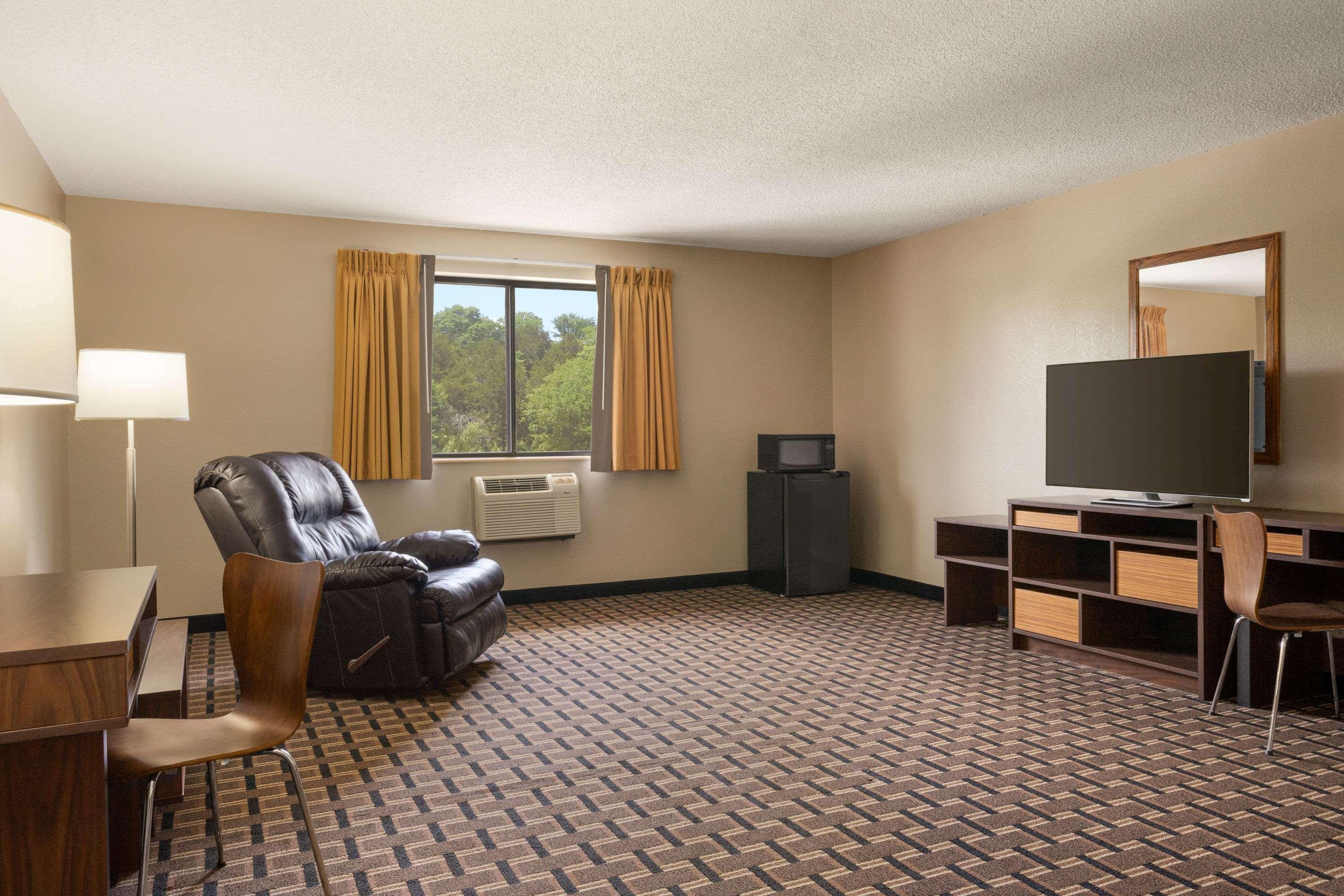Super 8 By Wyndham Mayfield Esterno foto