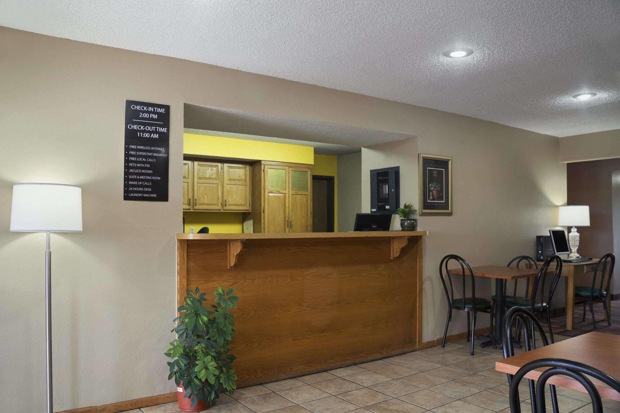 Super 8 By Wyndham Mayfield Esterno foto