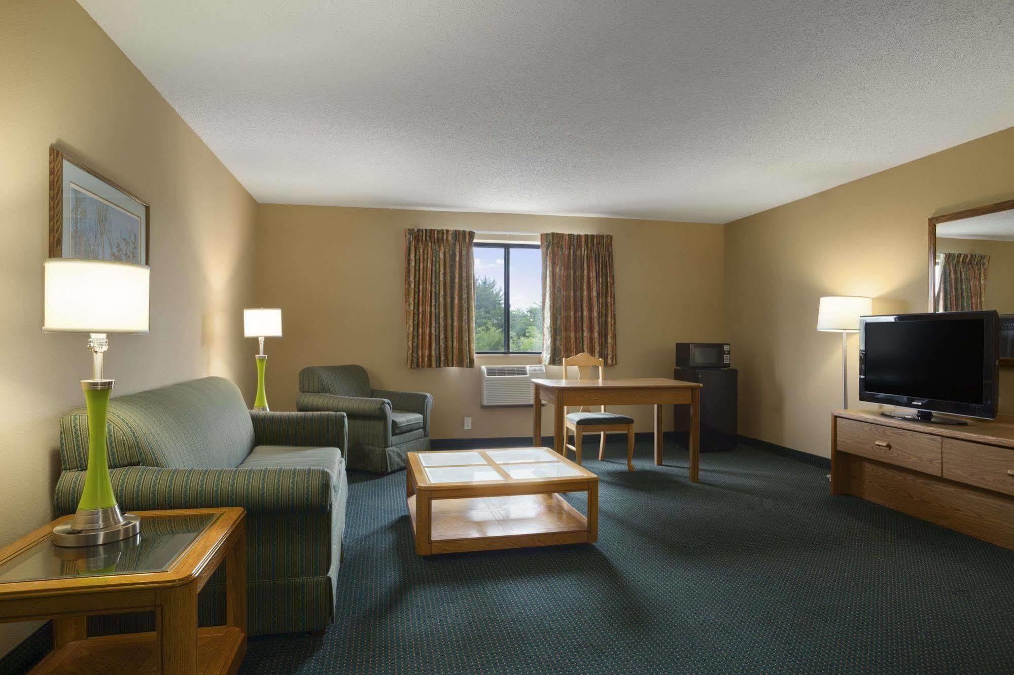 Super 8 By Wyndham Mayfield Esterno foto