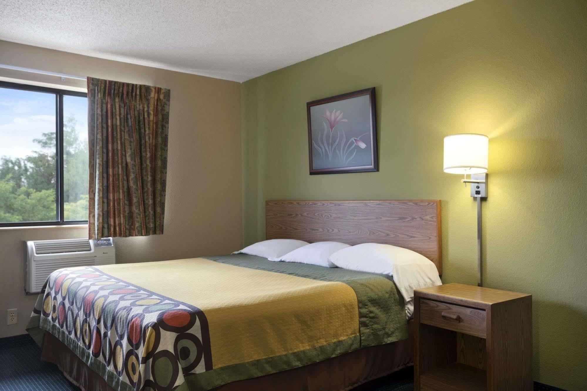 Super 8 By Wyndham Mayfield Esterno foto