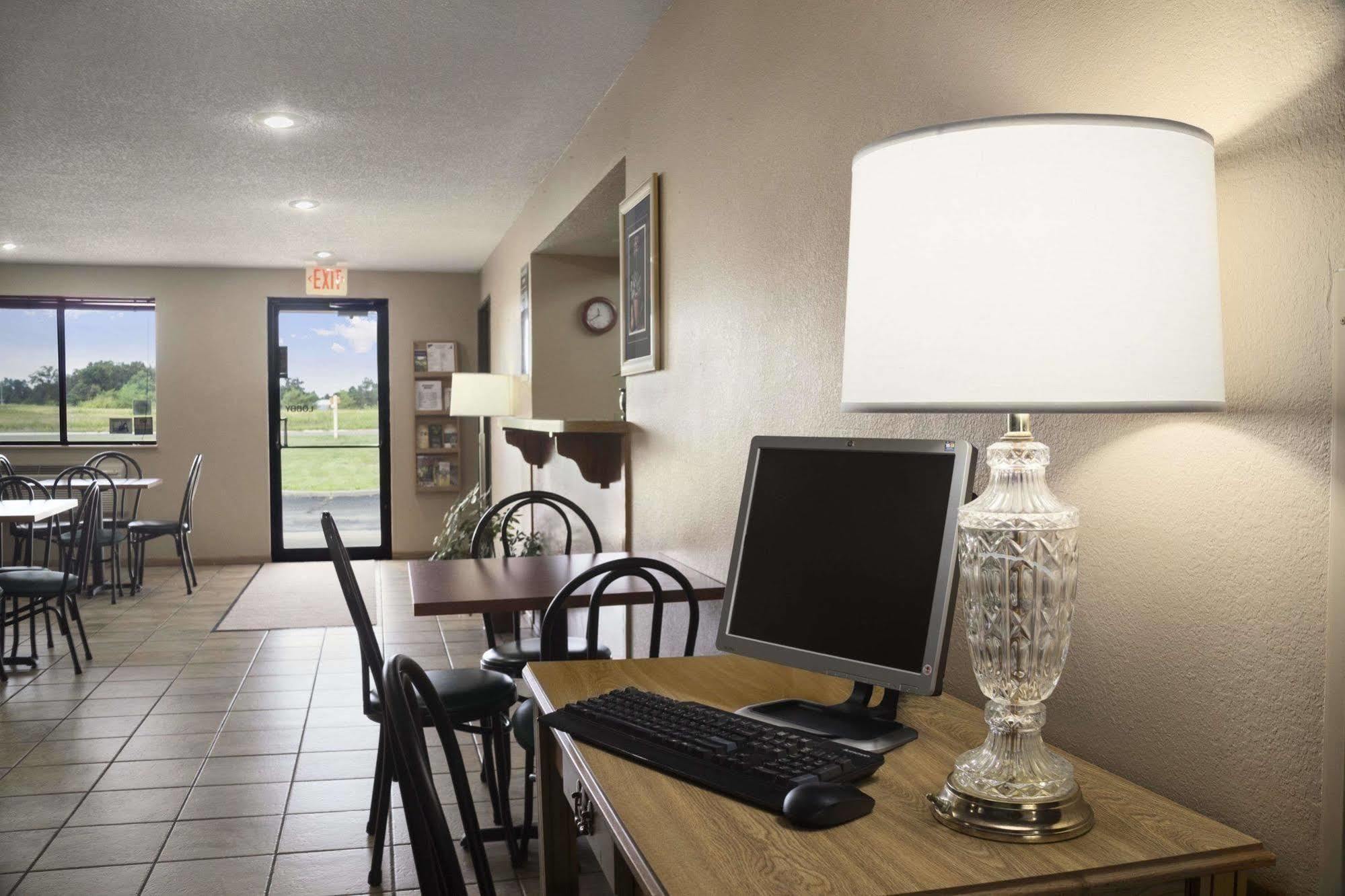 Super 8 By Wyndham Mayfield Esterno foto